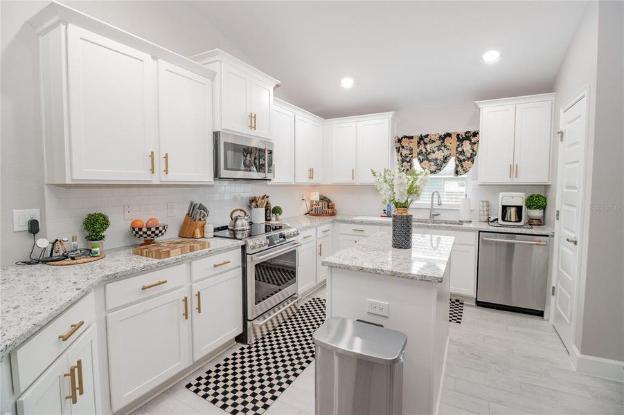 Furnished interior view inside a new home in , Auburndale (Image 15).