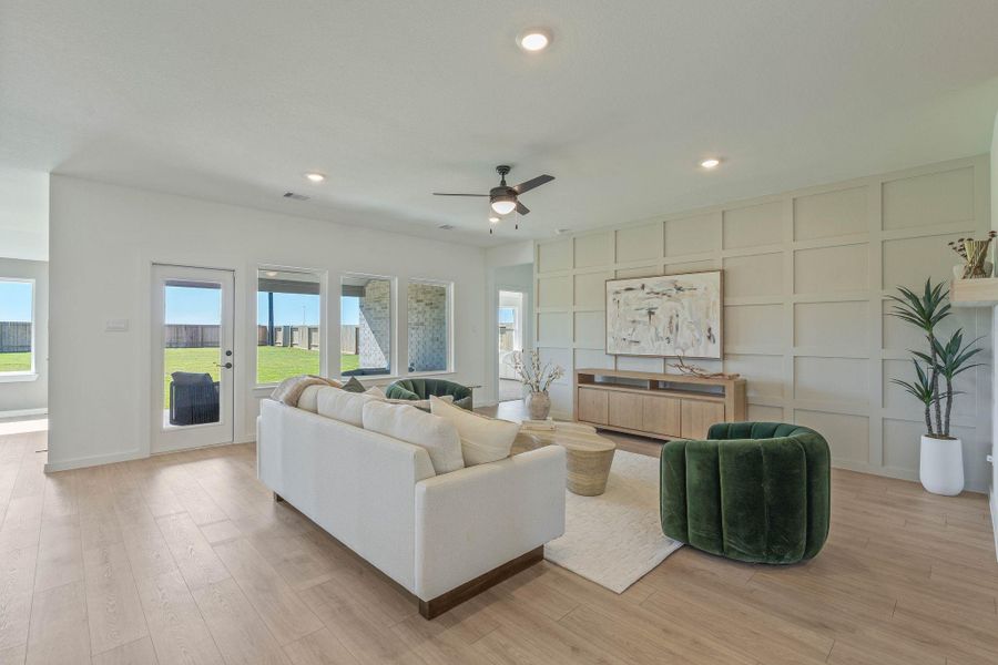 Furnished interior view inside a new home in Riverside Estates, Mont Belvieu (Image 9).