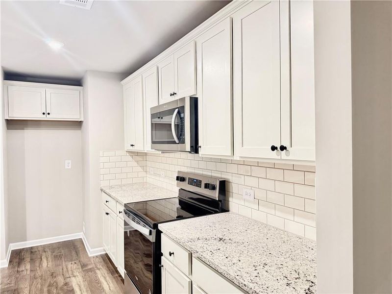 Furnished interior view inside a new home in Silver Leaf, Dawsonville (Image 1).