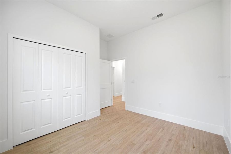 Spacious, unfurnished interior of a new home in , Ocala (Image 30).