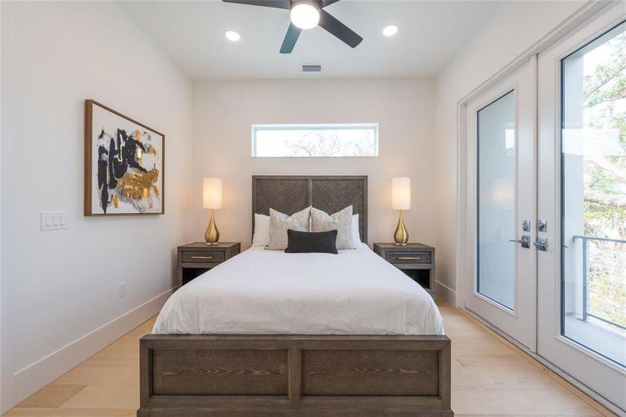 Furnished interior view inside a new home in , Sarasota (Image 67).