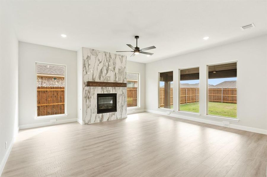 Spacious, unfurnished interior of a new home in Addison Hills, Cedar Hill (Image 24).