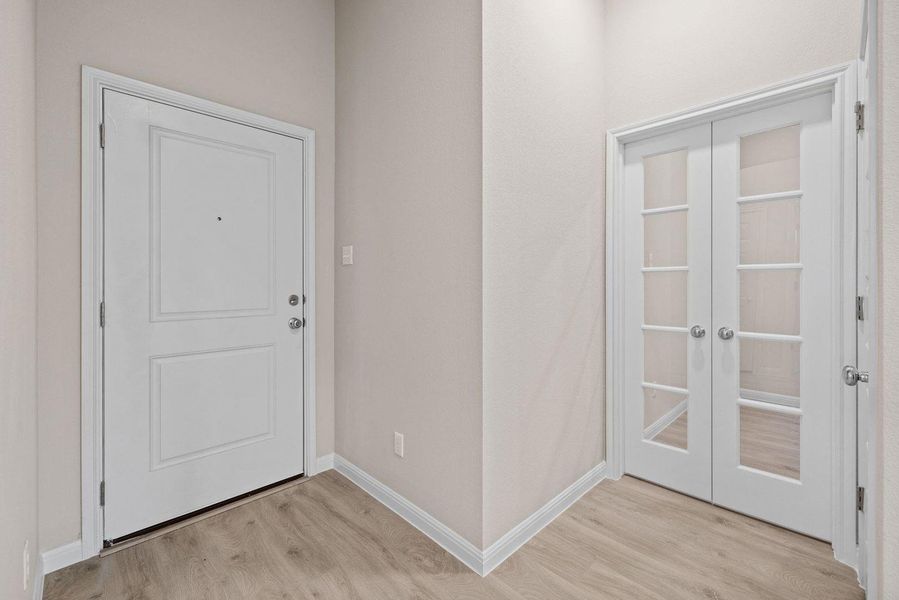 Spacious, unfurnished interior of a new home in Trinity Ranch, Elgin (Image 21).