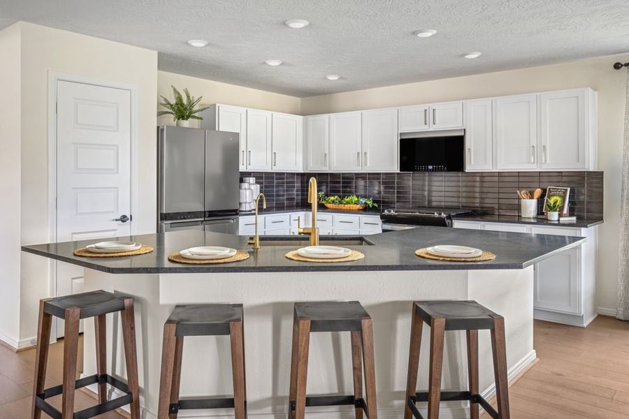 Representative furnished interior of a home built from the 2003 Modeled by KB Home in Sagecrest Preserve, Conroe (Image 7).