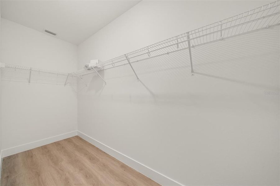Spacious, unfurnished interior of a new home in , Sebring (Image 16).
