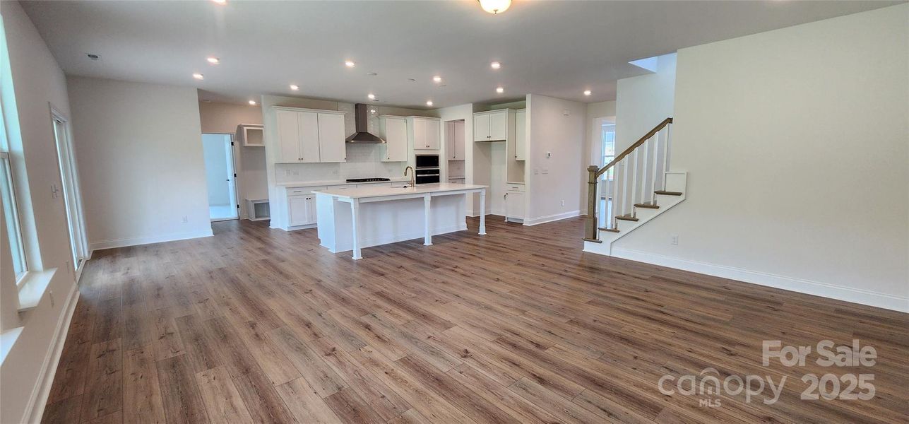 Spacious, unfurnished interior of a new home in Lakeside Glen, York (Image 14).