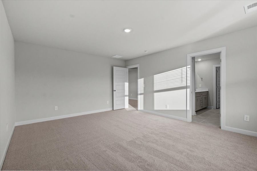 Spacious, unfurnished interior of a new home in Creek Ridge - Signature Collection, Spartanburg (Image 20).