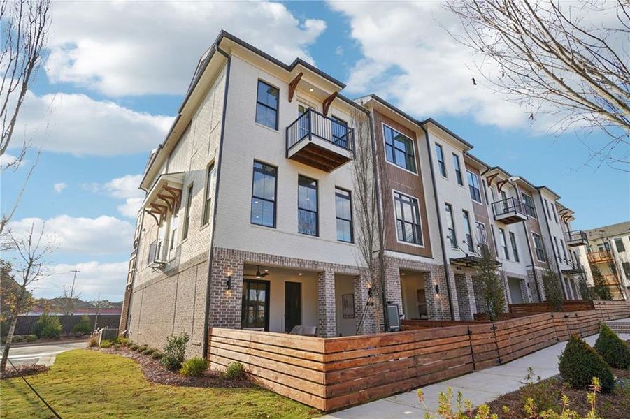 Condo located in Alpharetta, GA showcasing its design and architecture (Image 5). Condo located in Alpharetta, GA showcasing its design and architecture (Image 5).