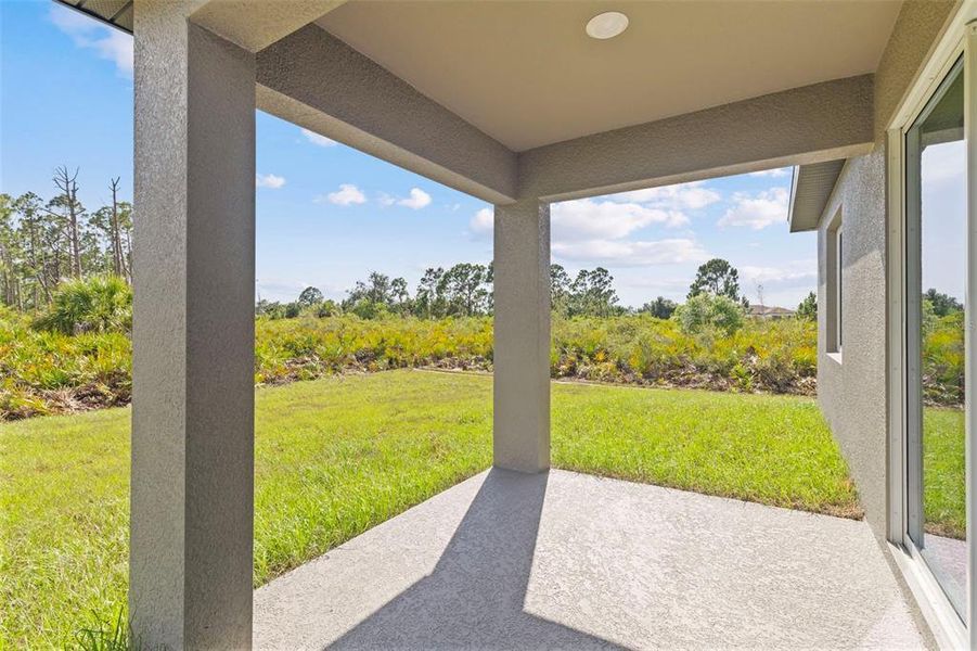 Exterior details and patio area of a home in , Port Charlotte (Image 4).