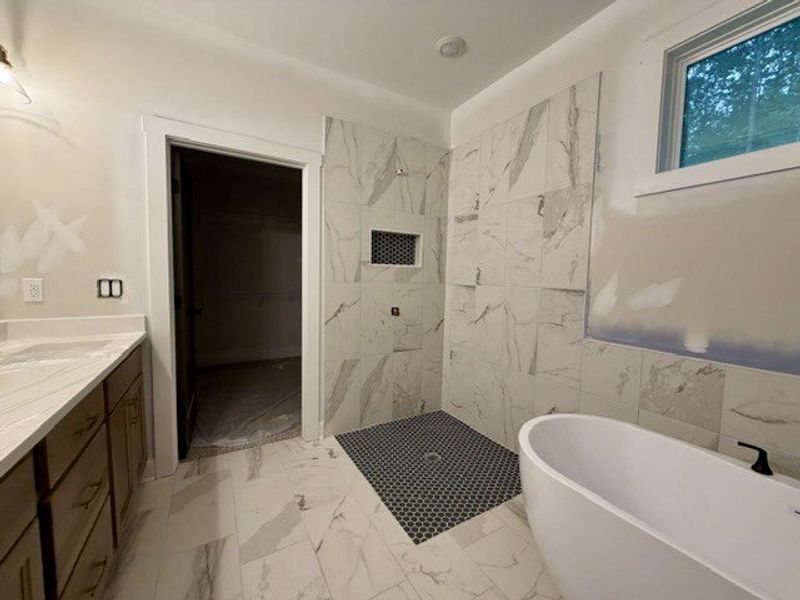 Furnished interior view inside a new home in Lakefield, Palmetto (Image 3).