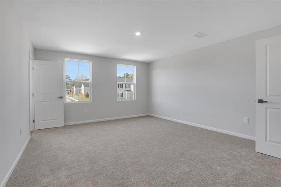 Spacious, unfurnished interior of a new home in Summertree, Stone Mountain (Image 28).