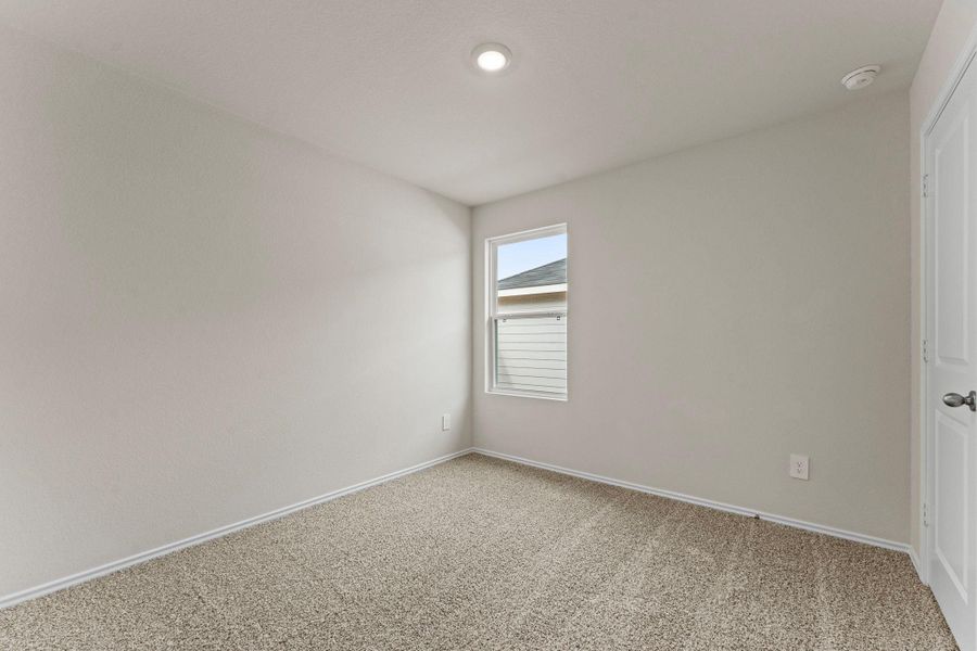 Spacious, unfurnished interior of a new home in Bollinger, Uhland (Image 22).