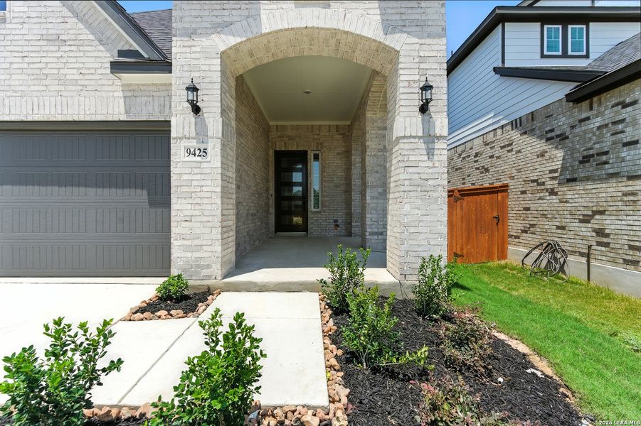 Exterior details and patio area of a home in Stillwater Ranch, San Antonio (Image 3).