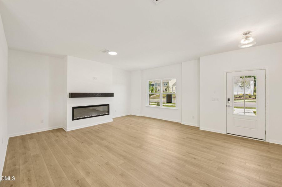 16-web-or-mls-Quarry Rd-0306-016