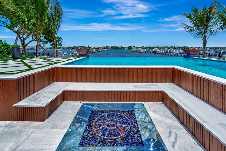 Exterior details and patio area of a home in , Lantana (Image 47).