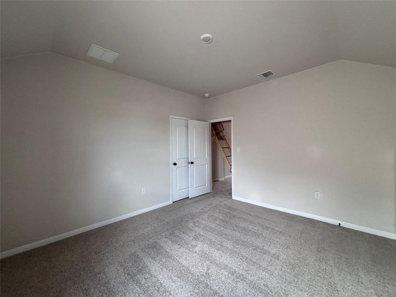 Spacious, unfurnished interior of a new home in The Colony, Bastrop (Image 29).