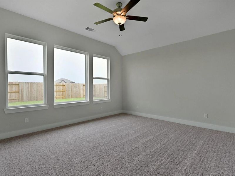 Spacious, unfurnished interior of a new home in Lago Mar, Santa Fe (Image 29).