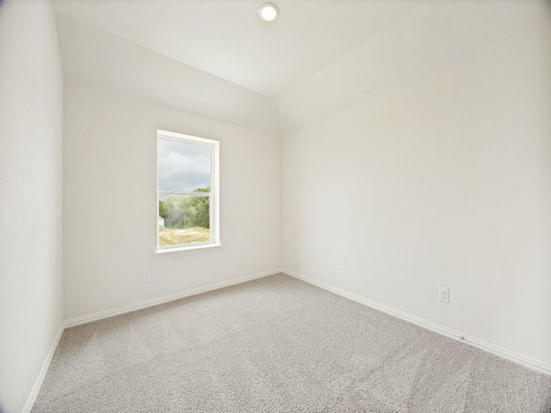 Spacious, unfurnished interior of a new home in Hanolley Hills, Sherman (Image 24).