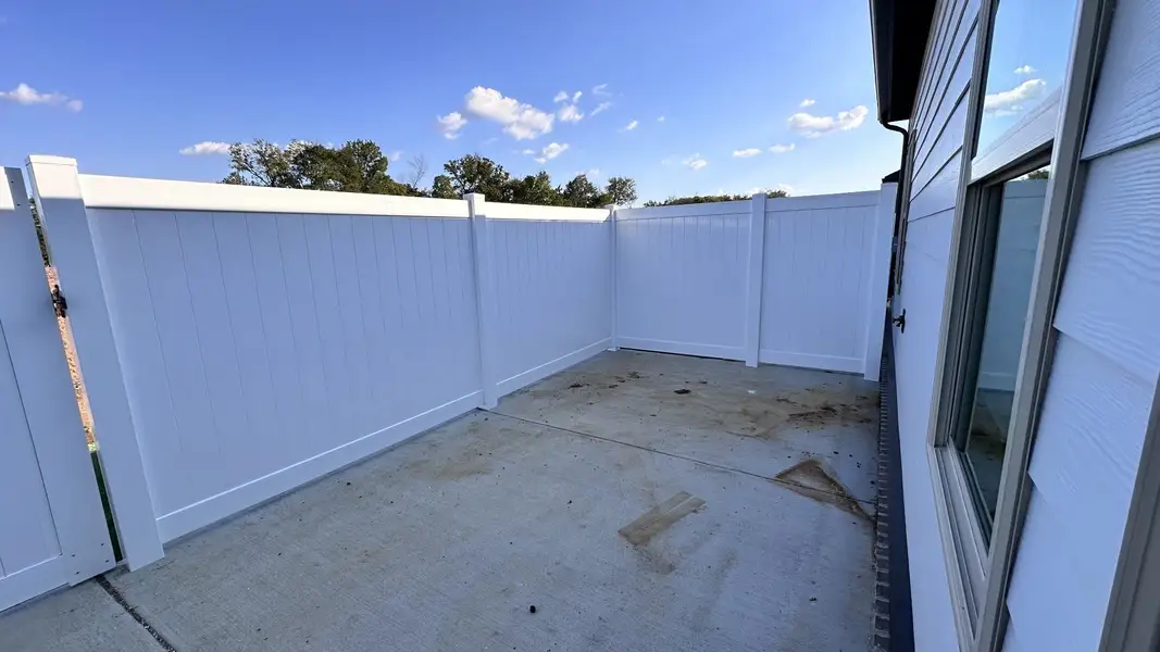 Exterior details and patio area of a home in Veterans Cove, Murfreesboro (Image 3).