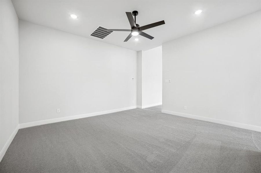 Spacious, unfurnished interior of a new home in Monterra - Classics, Fate (Image 17).