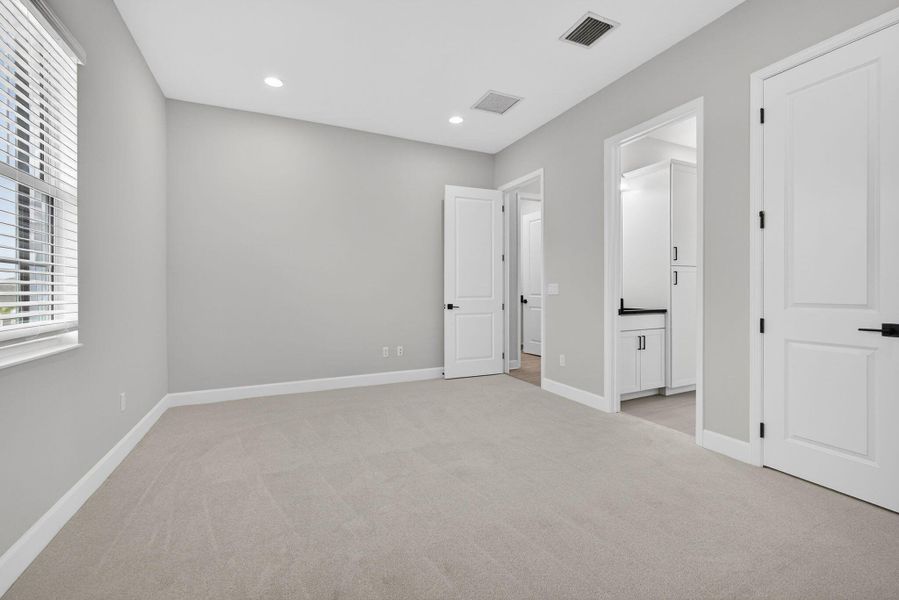 Spacious, unfurnished interior of a new home in , Westlake (Image 42).