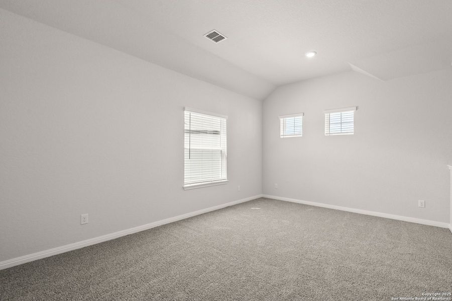 Spacious, unfurnished interior of a new home in Melissa Ranch, San Antonio (Image 25). Spacious, unfurnished interior of a new home in Melissa Ranch, San Antonio (Image 25).