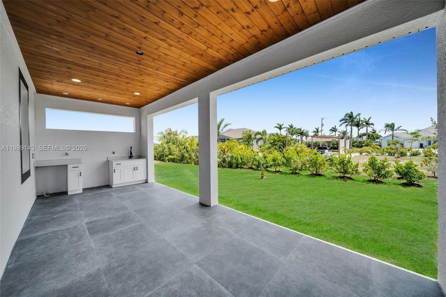 Exterior details and patio area of a home in , Cape Coral (Image 4).