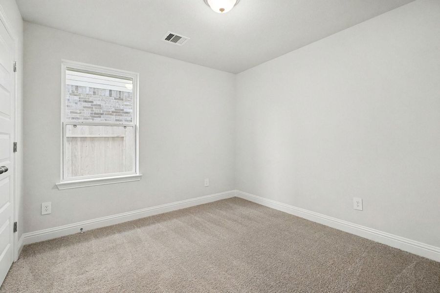 Spacious, unfurnished interior of a new home in Bayou Maison, Dickinson (Image 16).