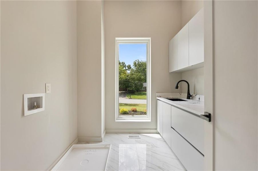 Spacious, unfurnished interior of a new home in , Sandy Springs (Image 26). Spacious, unfurnished interior of a new home in , Sandy Springs (Image 26).