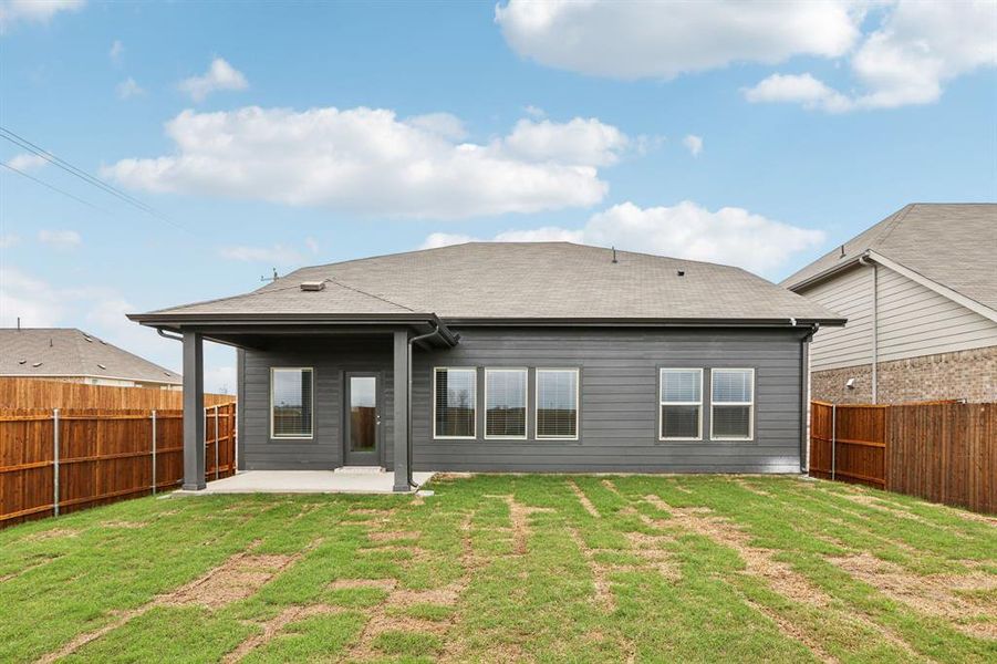 Exterior details and patio area of a home in River Ridge, Crandall (Image 3).