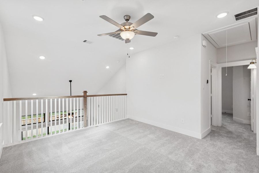 Spacious, unfurnished interior of a new home in The Highlands 40', Porter (Image 23).