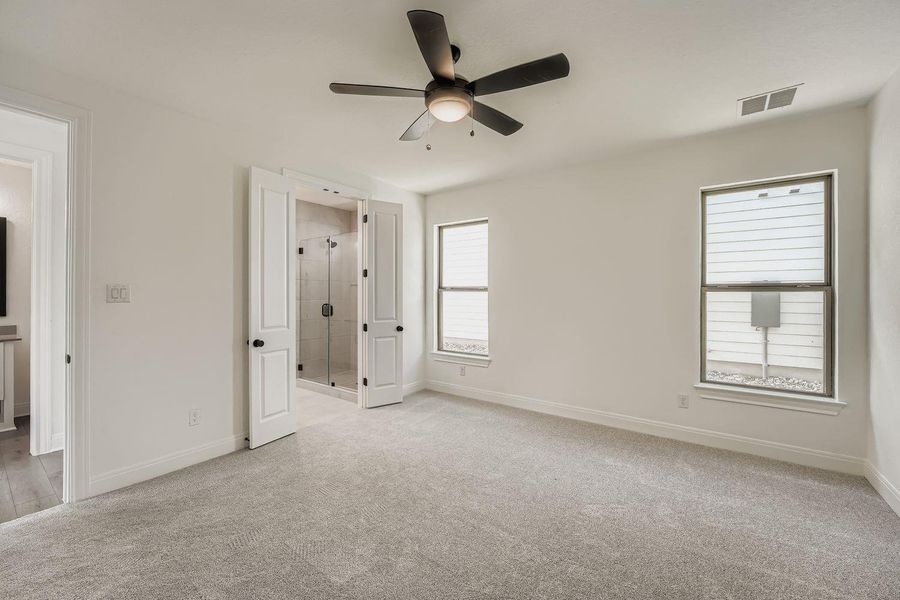Spacious, unfurnished interior of a new home in The Porch at Du Pre, Buda (Image 10).