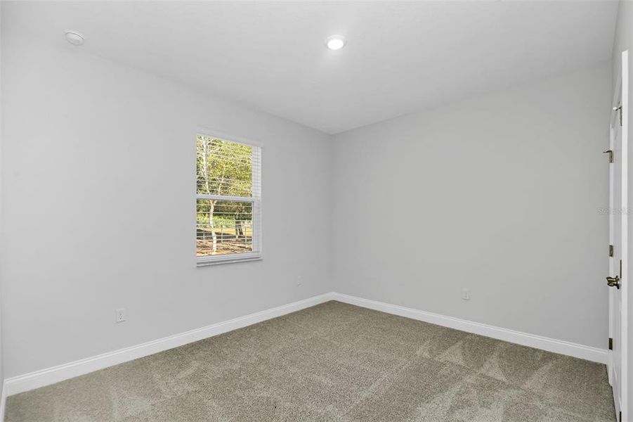 Spacious, unfurnished interior of a new home in , Citrus Springs (Image 16).