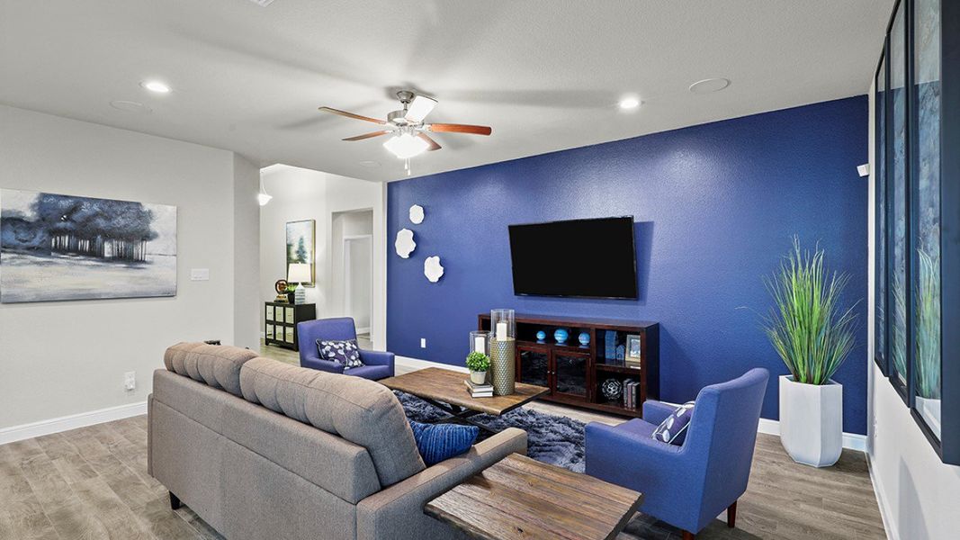 Furnished interior view inside a new home in Trails of Elizabeth Creek, Fort Worth (Image 15). Furnished interior view inside a new home in Trails of Elizabeth Creek, Fort Worth (Image 15).