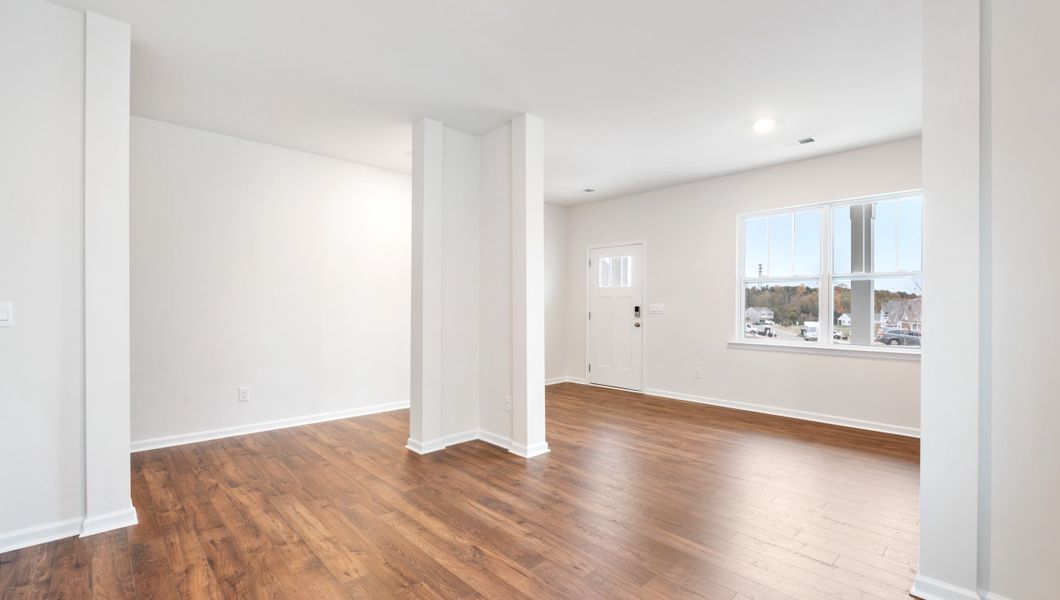 Spacious, unfurnished interior of a new home in Hunters Ridge, Woodruff (Image 16).
