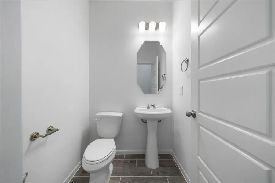 Furnished interior view inside a new home in Rollingbrook Estates, Baytown (Image 10).