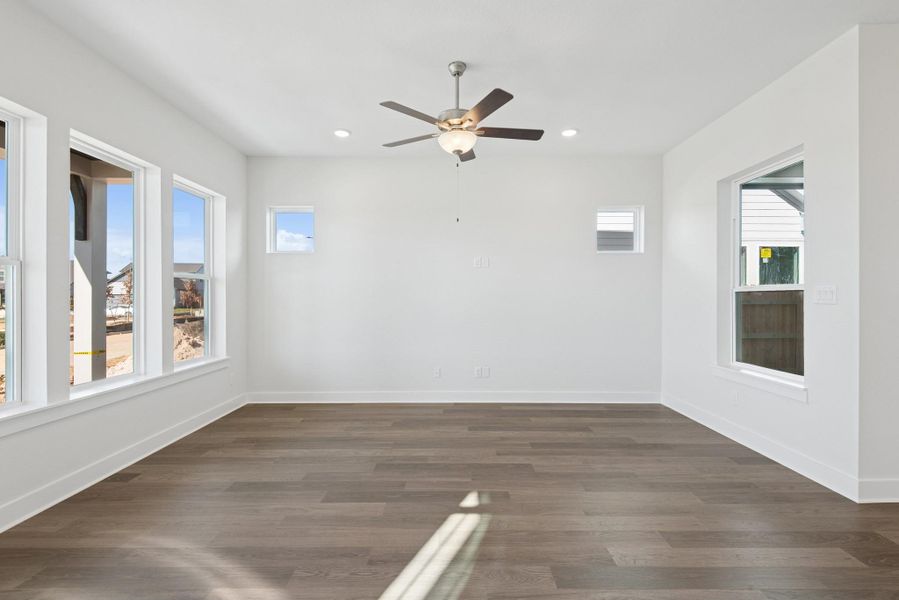 Spacious, unfurnished interior of a new home in , Katy (Image 14).
