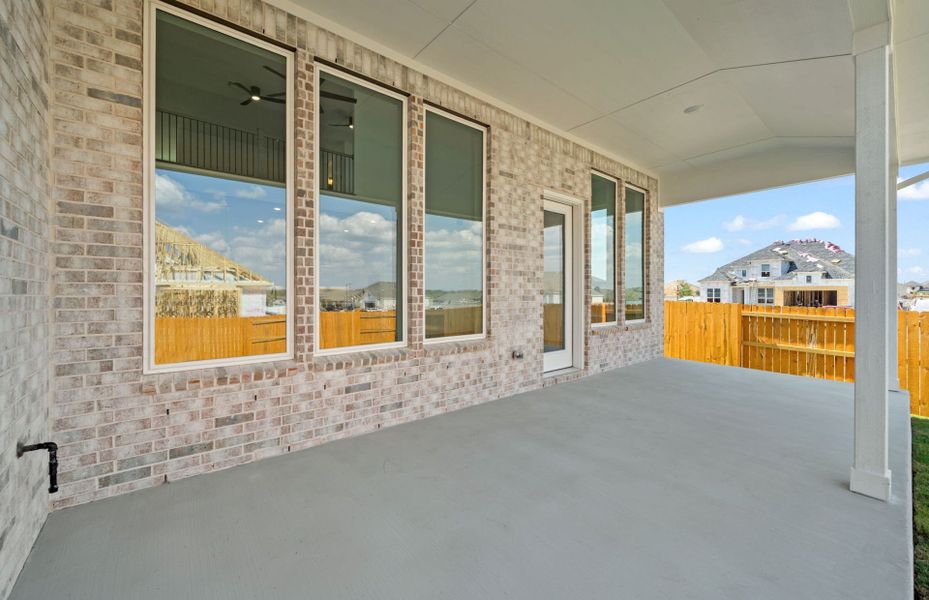 Exterior details and patio area of a home in 6 Creeks, Kyle (Image 3).