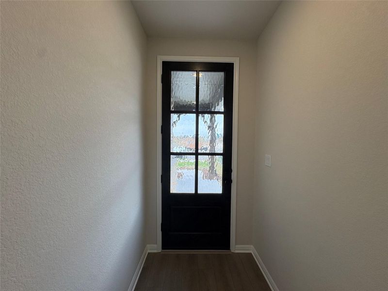 Spacious, unfurnished interior of a new home in Willow Springs, Buda (Image 11).