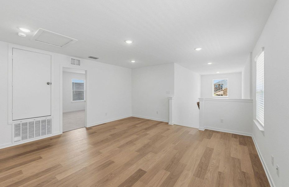 Spacious, unfurnished interior of a new home in Sunfield, Buda (Image 14). Spacious, unfurnished interior of a new home in Sunfield, Buda (Image 14).