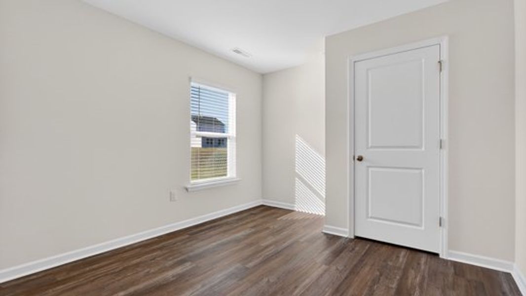 Spacious, unfurnished interior of a new home in Laurel Oaks, Sanford (Image 14).