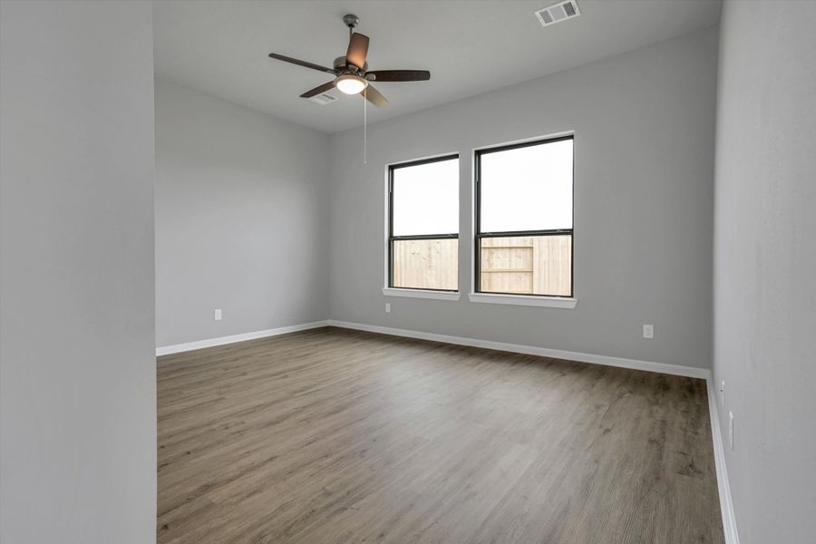Spacious, unfurnished interior of a new home in Sunterra 50s, Katy (Image 38). Spacious, unfurnished interior of a new home in Sunterra 50s, Katy (Image 38).