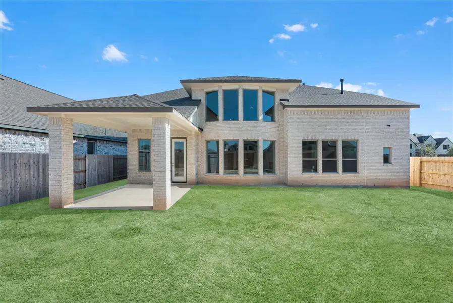 Exterior details and patio area of a home in Lago Mar - 60', Texas City (Image 2). Exterior details and patio area of a home in Lago Mar - 60', Texas City (Image 2).