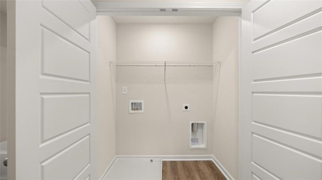 Spacious, unfurnished interior of a new home in Young's Crossing, Stone Mountain (Image 15).