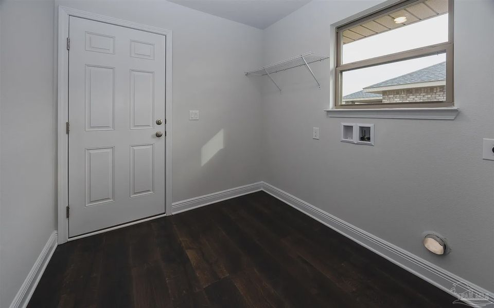 Spacious, unfurnished interior of a new home in Emmaline Gardens, Milton (Image 19).