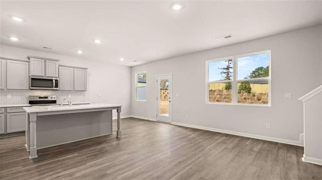 Image 33 of a home in . Image 33 of a home in .