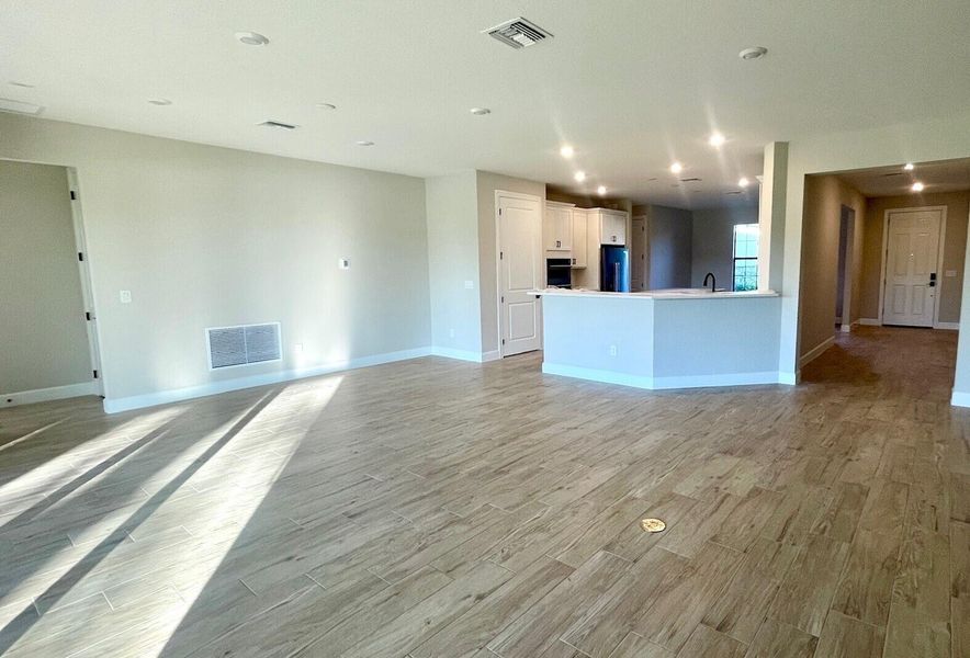 Image 32 of a home in Veranda Gardens.