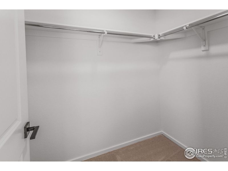 WALK IN CLOSET WALK IN CLOSET