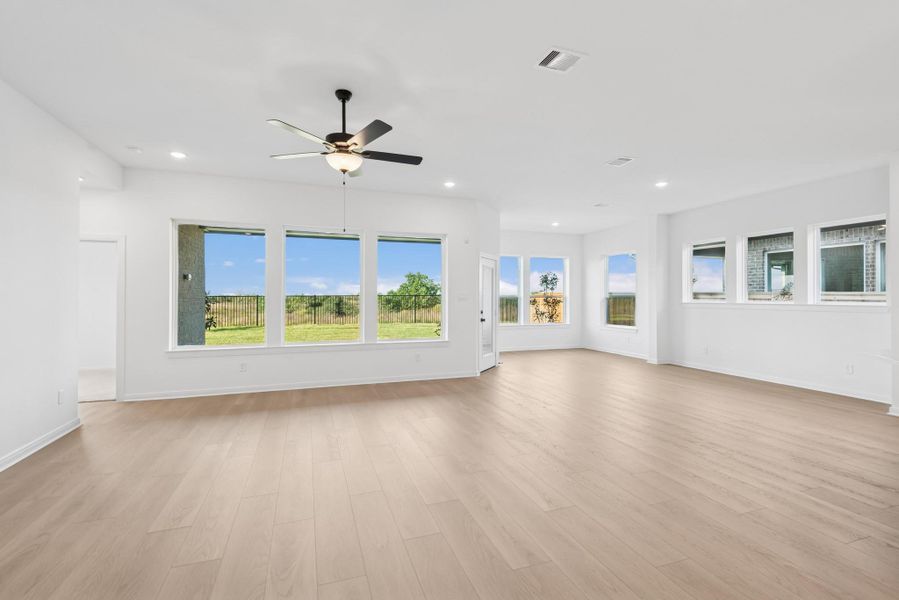Spacious, unfurnished interior of a new home in The Grand Prairie 50’, Hockley (Image 36). Spacious, unfurnished interior of a new home in The Grand Prairie 50’, Hockley (Image 36).