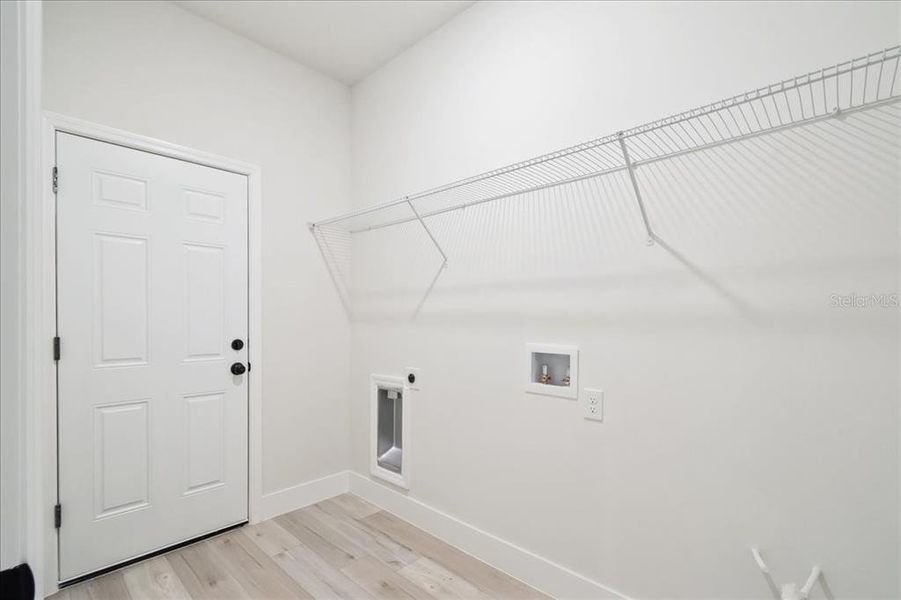 Spacious, unfurnished interior of a new home in , Citrus Springs (Image 44).